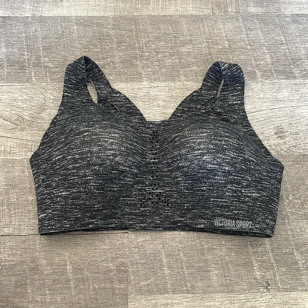Victoria's Secret Angel Max Sports Bra - Picture 2 of 10